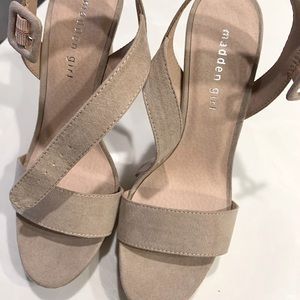 New never been worn Steve Madden girl heels